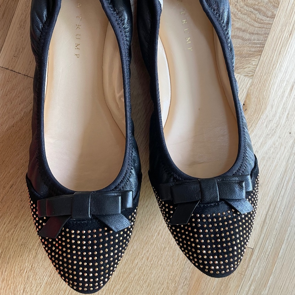 Ivanka Trump Leather Ballet Flat w/gold studs Sz 9.5 - Picture 6 of 8